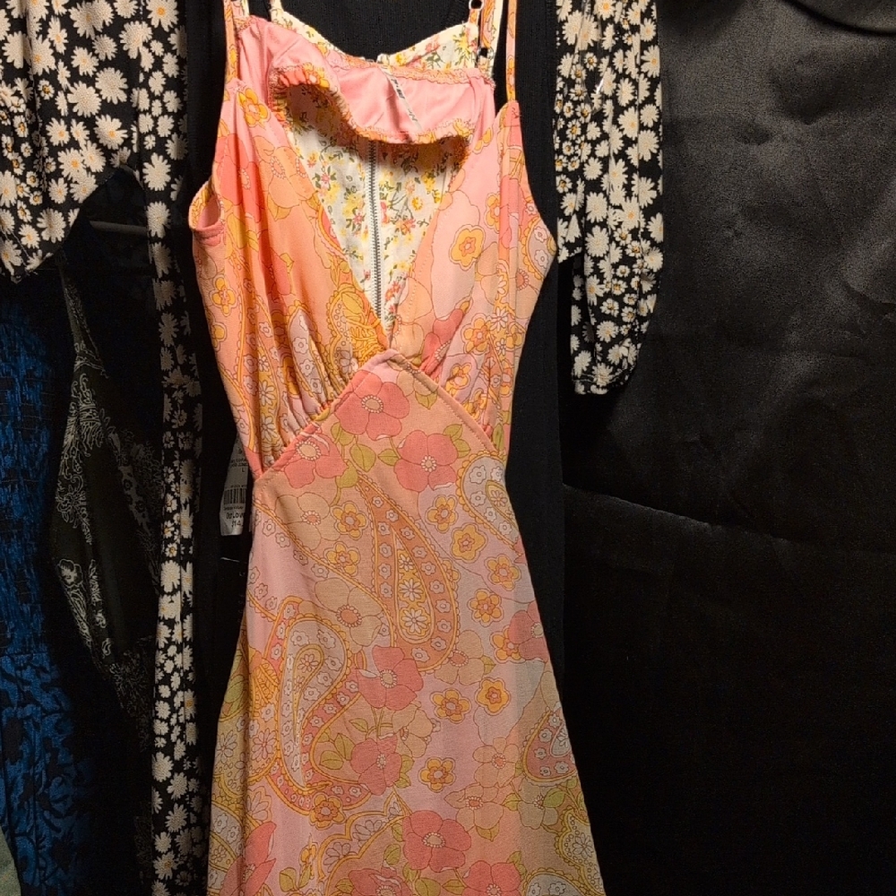 Chic Backless Floral Dress in Pink and Yellow
